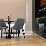 Garibaldi 54 Renovated 1br In Old Town Apartman *