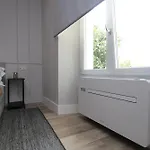 Garibaldi 54 Renovated 1br In Old Town Apartment