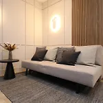 Garibaldi 54 Renovated 1br In Old Town Appartement