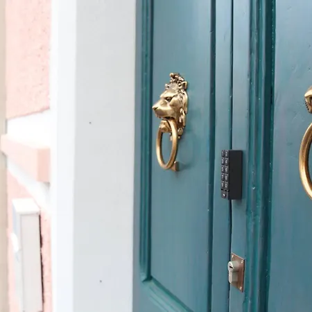 Charming & Luxurious Garibaldi Big - Fully Equipped & Renovated - Old Town Lägenhet