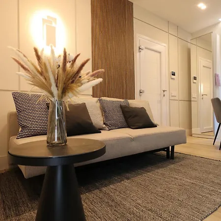 Apartment Garibaldi 54 Renovated 1br In Old Town