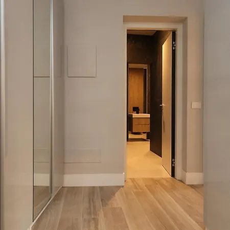 Garibaldi 54 Renovated 1br In Old Town Olbia