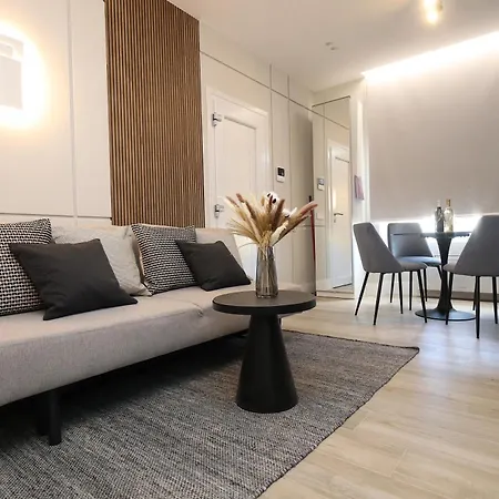 Апартаменти Garibaldi 54 Renovated 1br In Old Town Ольбія