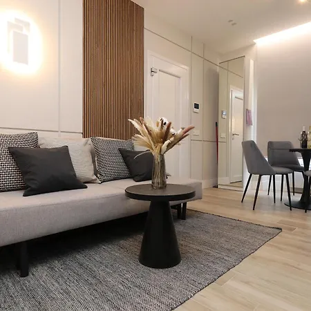 Charming & Luxurious Garibaldi Big - Fully Equipped & Renovated - Old Town Διαμέρισμα Όλμπια