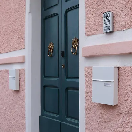 Garibaldi 54 Renovated 1br In Old Town