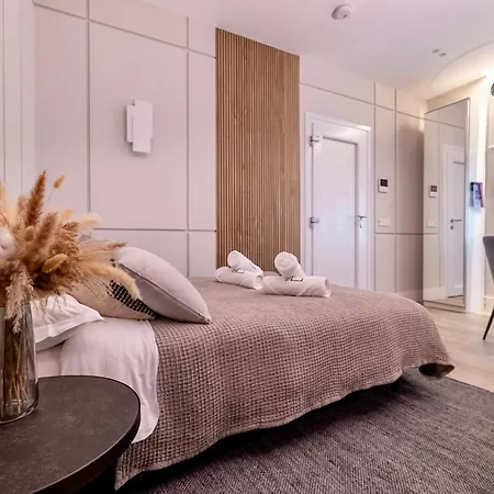 Charming & Luxurious Garibaldi Big - Fully Equipped & Renovated - Old Town Όλμπια