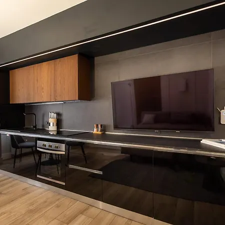 Garibaldi 54 Renovated 1br In Old Town Apartment