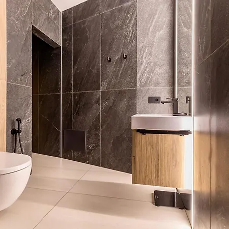 Garibaldi 54 Renovated 1br In Old Town *