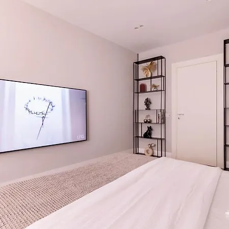 Διαμέρισμα Charming & Luxurious Garibaldi Big - Fully Equipped & Renovated - Old Town Όλμπια