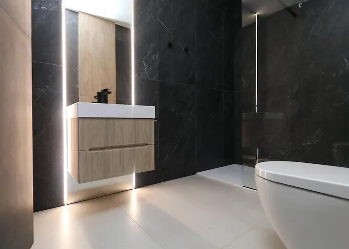 Charming & Luxurious Garibaldi Big - Fully Equipped & Renovated - Old Town *