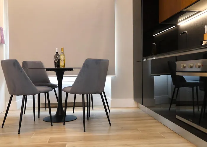 Charming & Luxurious Garibaldi Big - Fully Equipped & Renovated - Old Town Lägenhet *