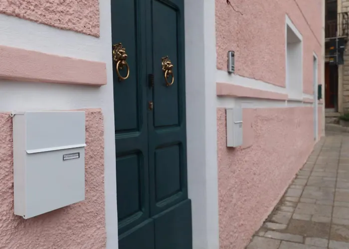 Lägenhet Charming & Luxurious Garibaldi Big - Fully Equipped & Renovated - Old Town