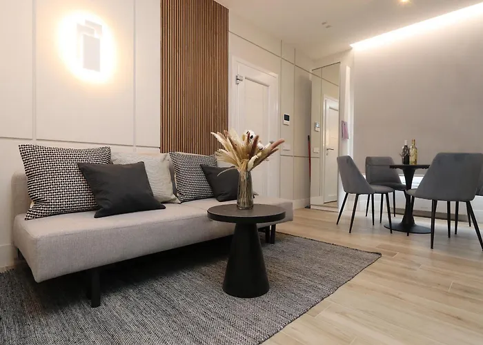 Charming & Luxurious Garibaldi Big - Fully Equipped & Renovated - Old Town Lägenhet Olbia