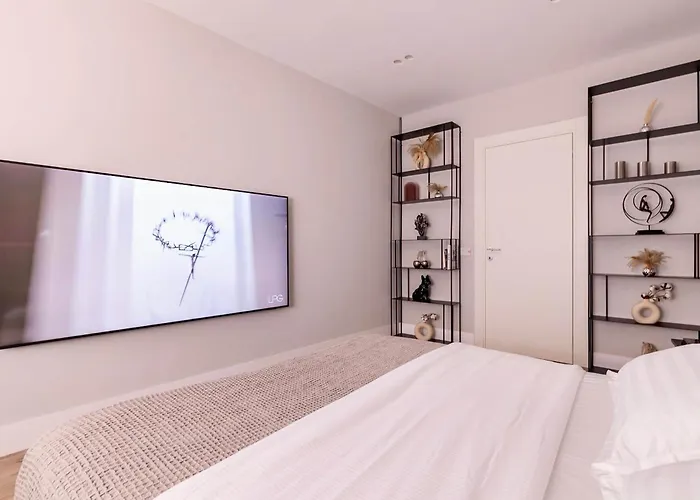 Lägenhet Charming & Luxurious Garibaldi Big - Fully Equipped & Renovated - Old Town Olbia